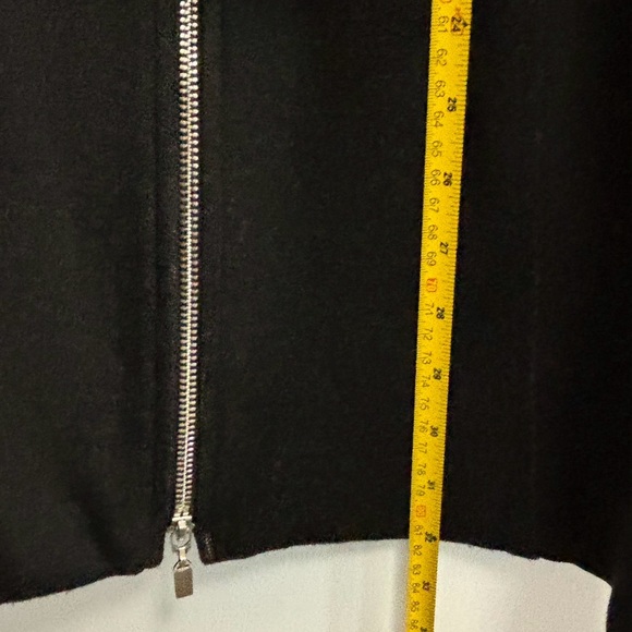 Ladies black and white knit jacket - Picture 7 of 8